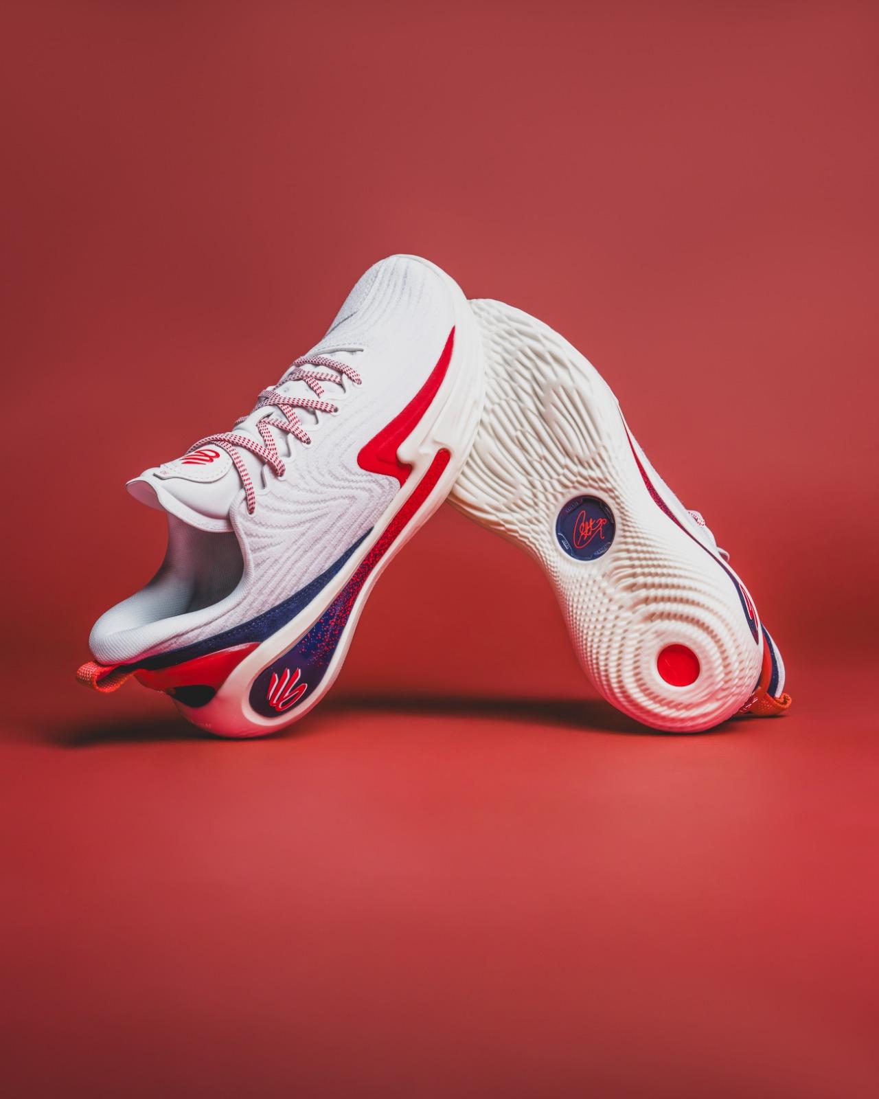 籃球鞋推薦|居里在巴黎奧運穿過白色及深藍色兩款。