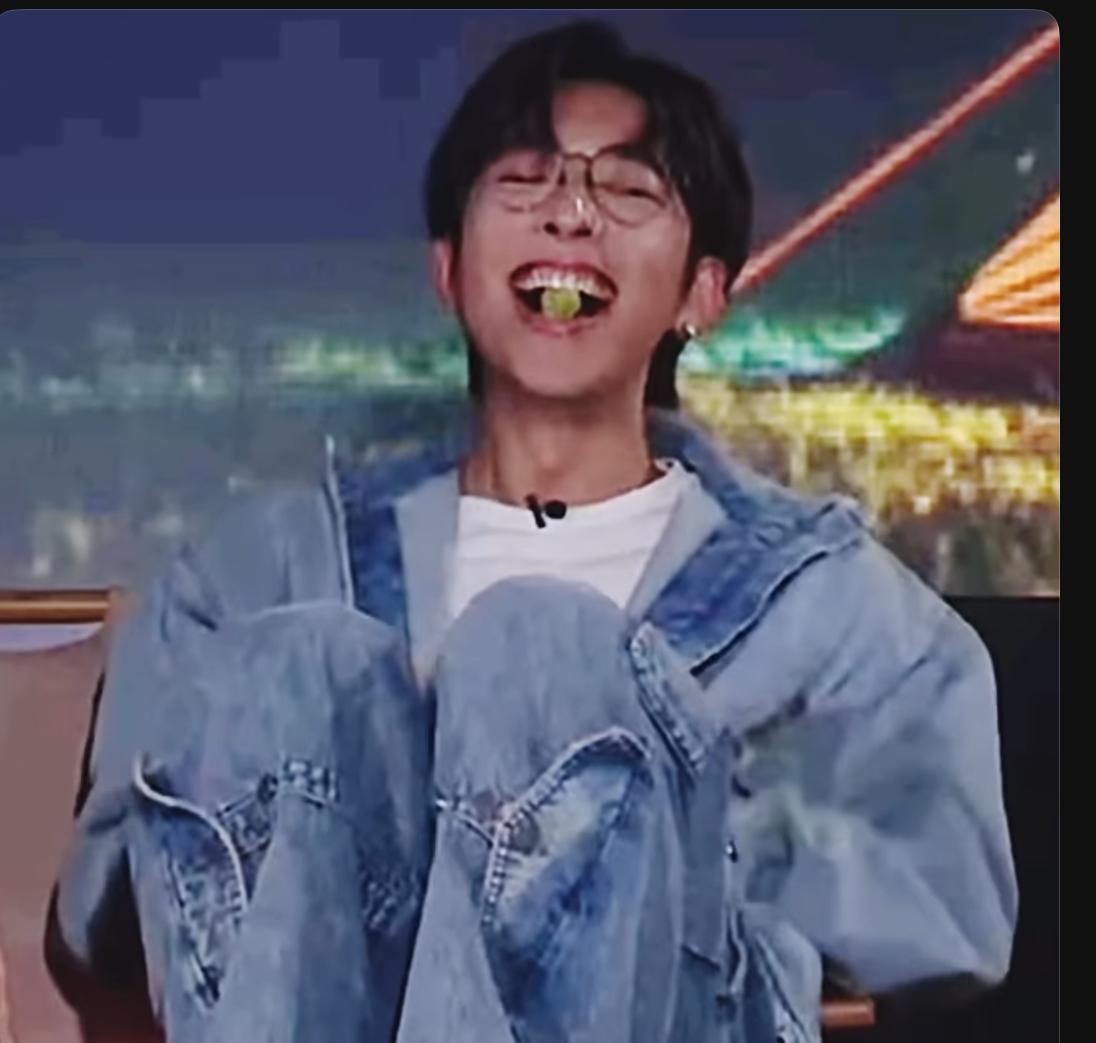 Edan成功欺騙姜濤後,笑到人仰馬翻。