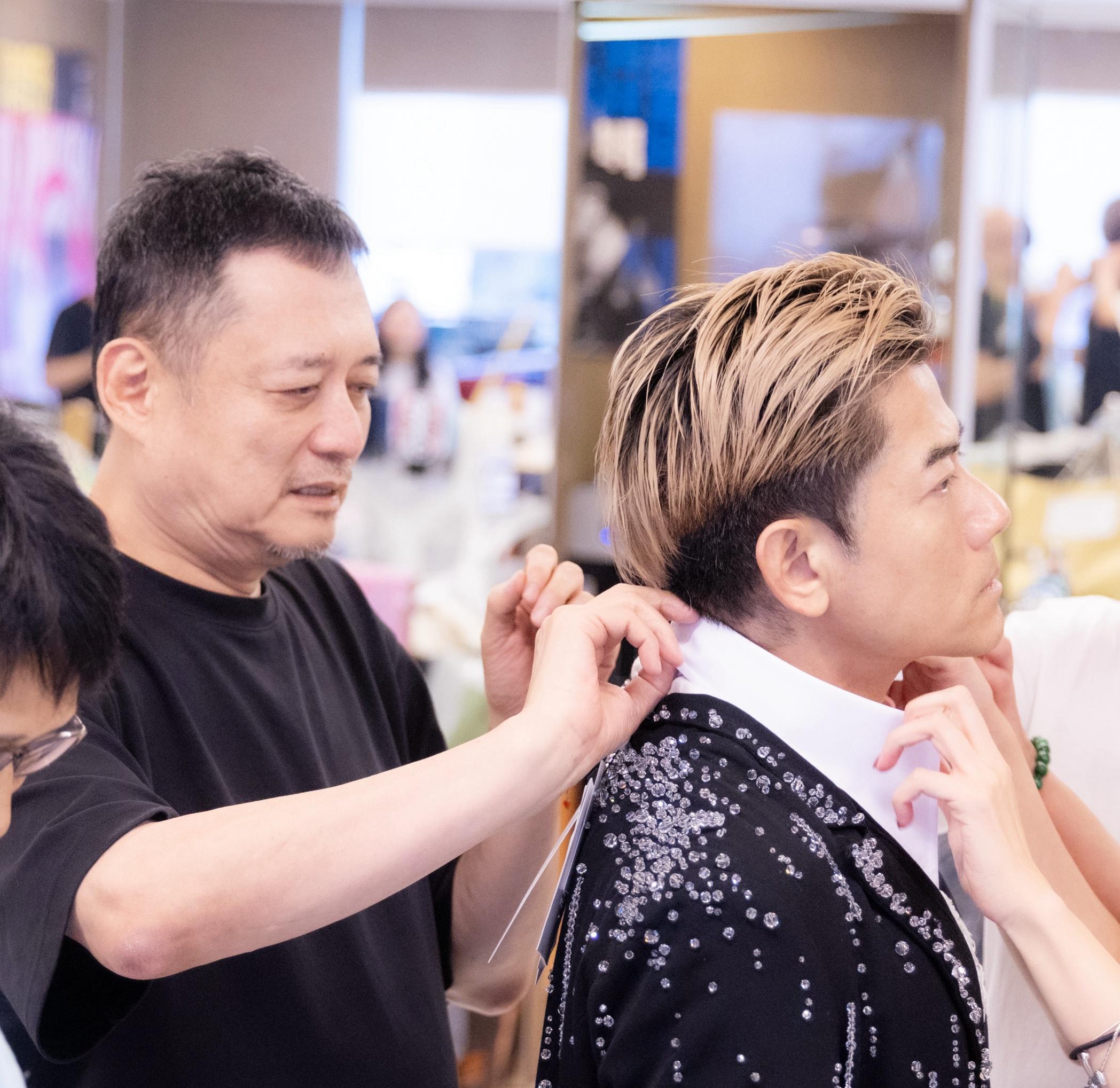 美術大師張叔平為城城打造舞衣。