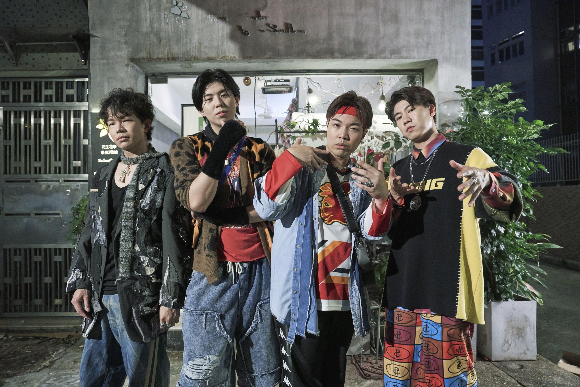 FINALLY在新歌《樓下的貓》MV化身流浪貓。