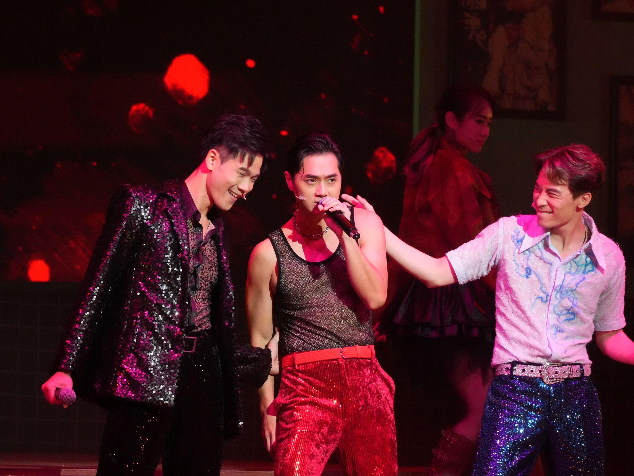 音樂劇 《為你鍾情》正式公演。