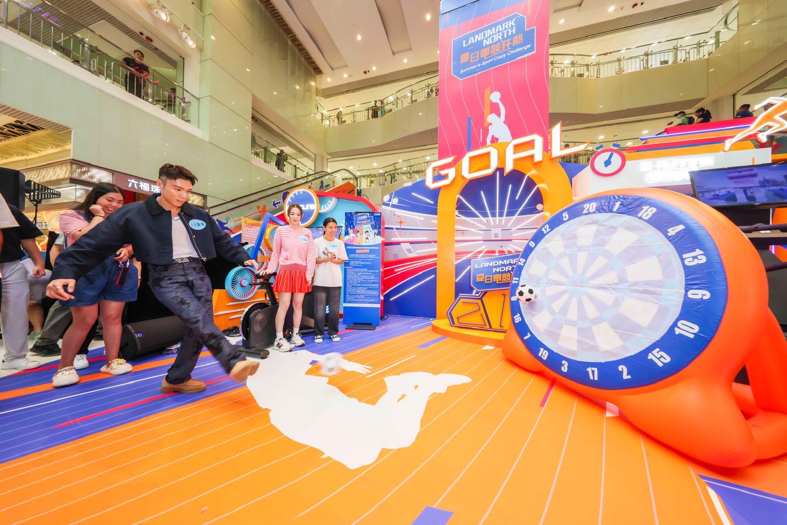 丁子朗及蔡潔玩到「濕晒身」,皆因與粉絲打友誼波弄到滿頭大汗。