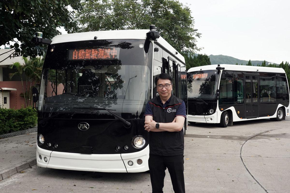 張梓昌認為,錦綉花園道路環境與市區相近。(《政府新聞網》圖片)