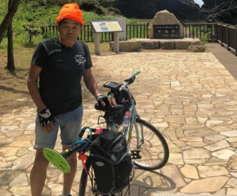 市川榮一愛騎單車旅遊。(互聯網)