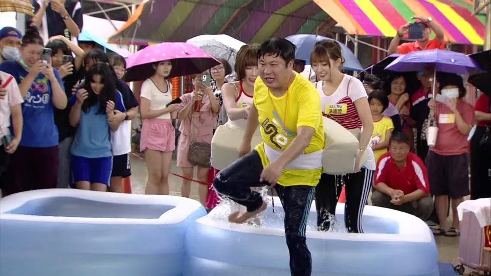 胡瓜與《綜藝大集合》團隊來到南投名間玩遊戲。(圖/民視 提供)