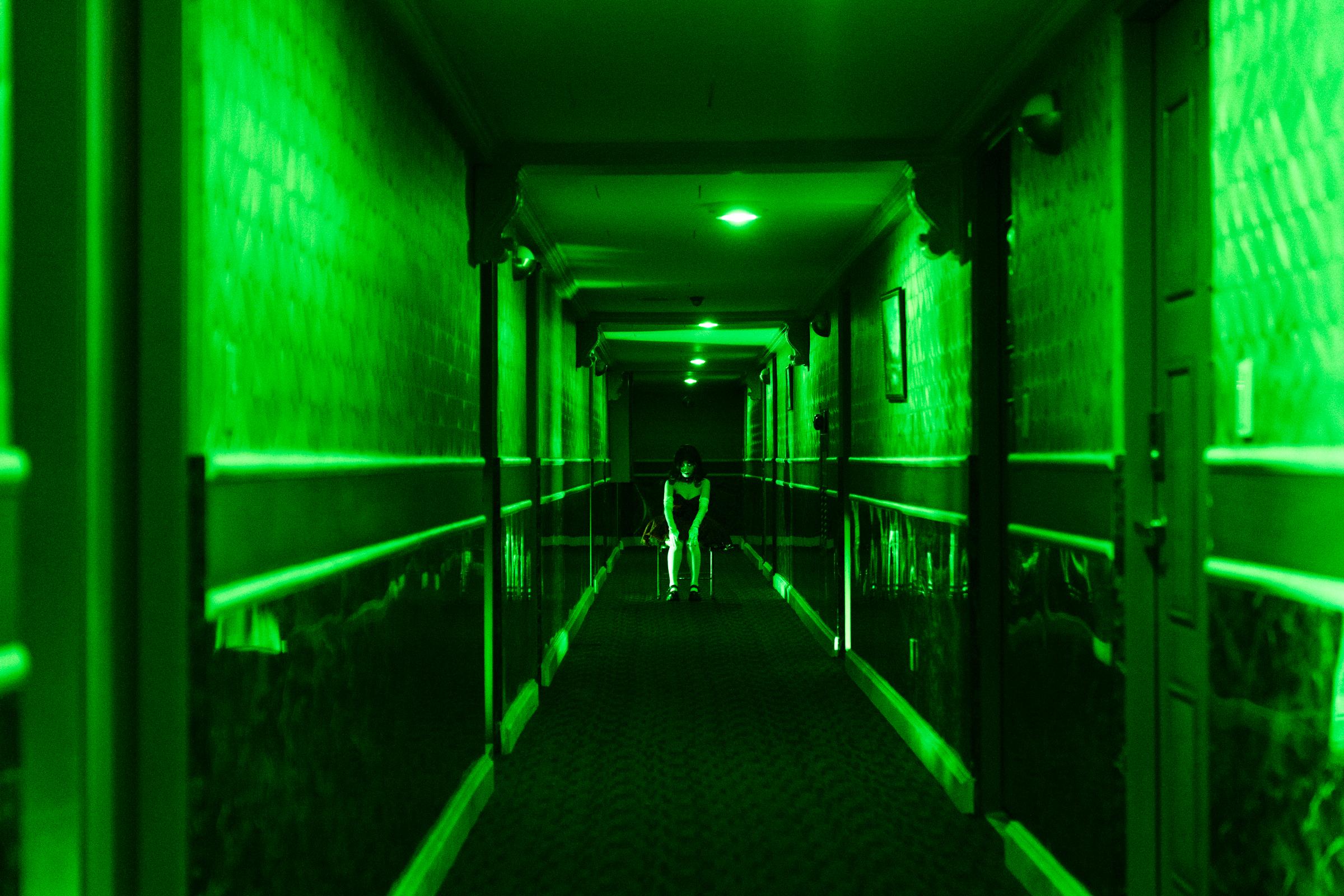 《鬼才之道》表面是套搞笑鬼片,實質是想借鬼諷人。