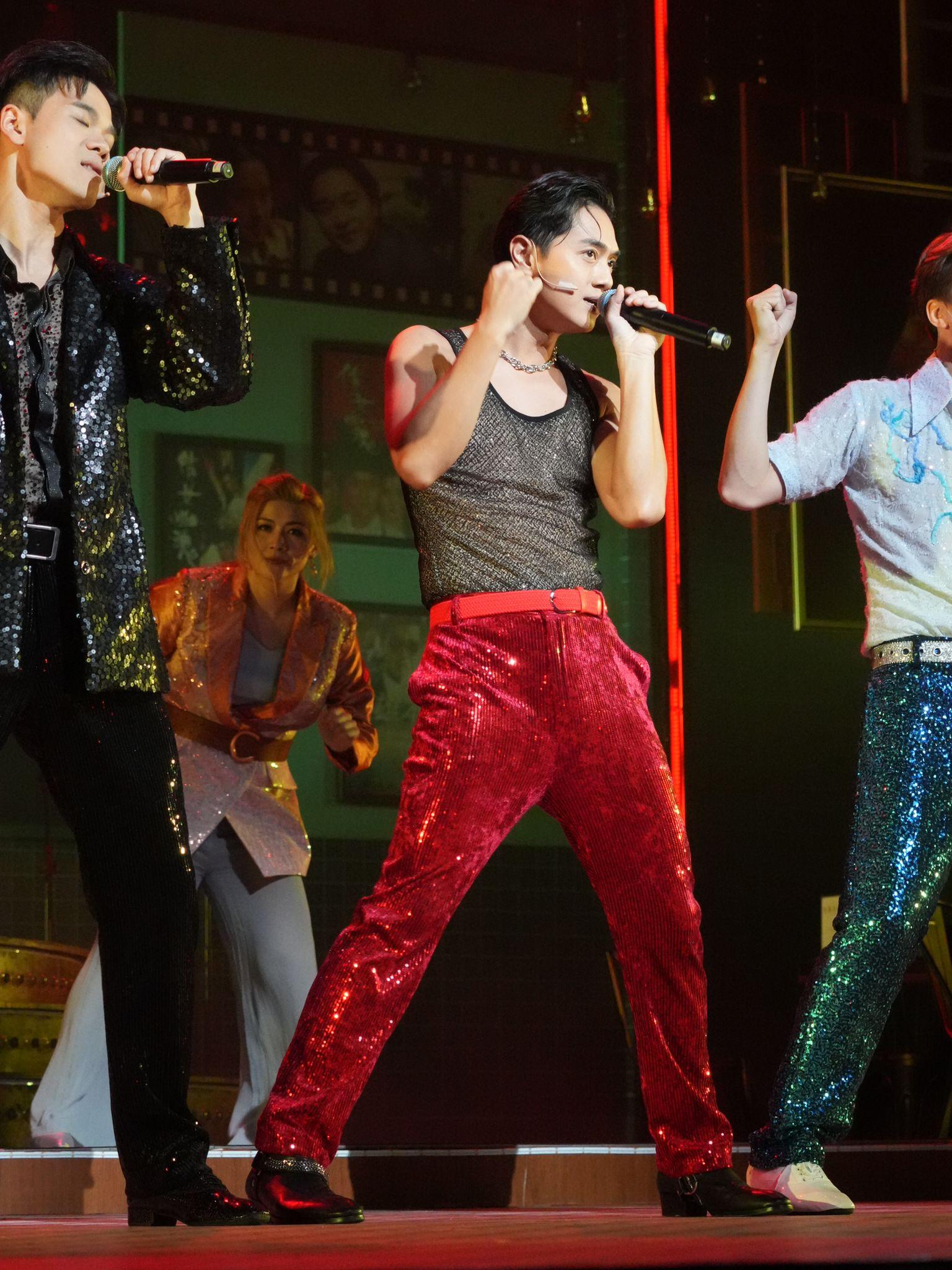 音樂劇 《為你鍾情》正式公演。