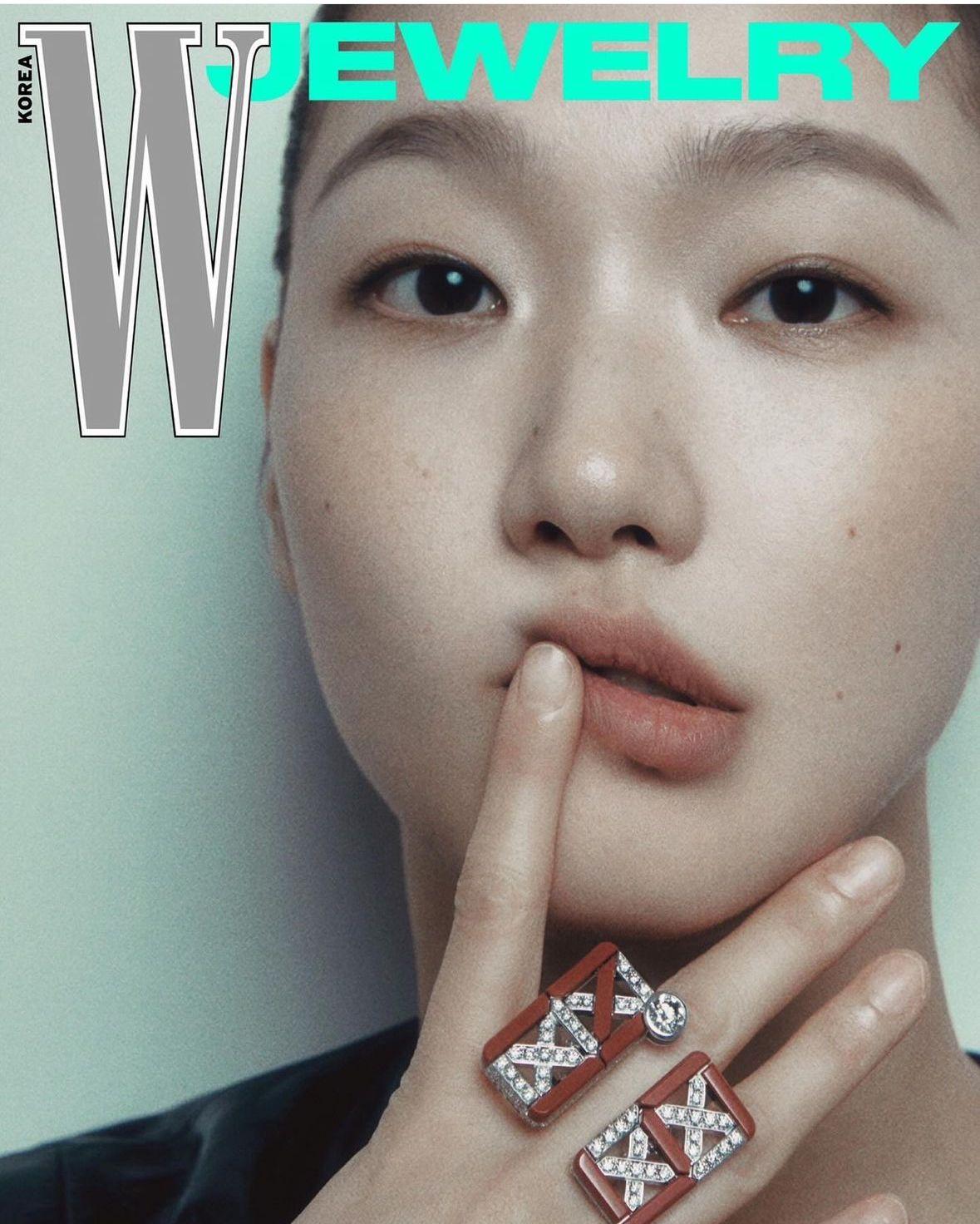 金高銀形象高冷,演繹CHANEL珠寶系列。