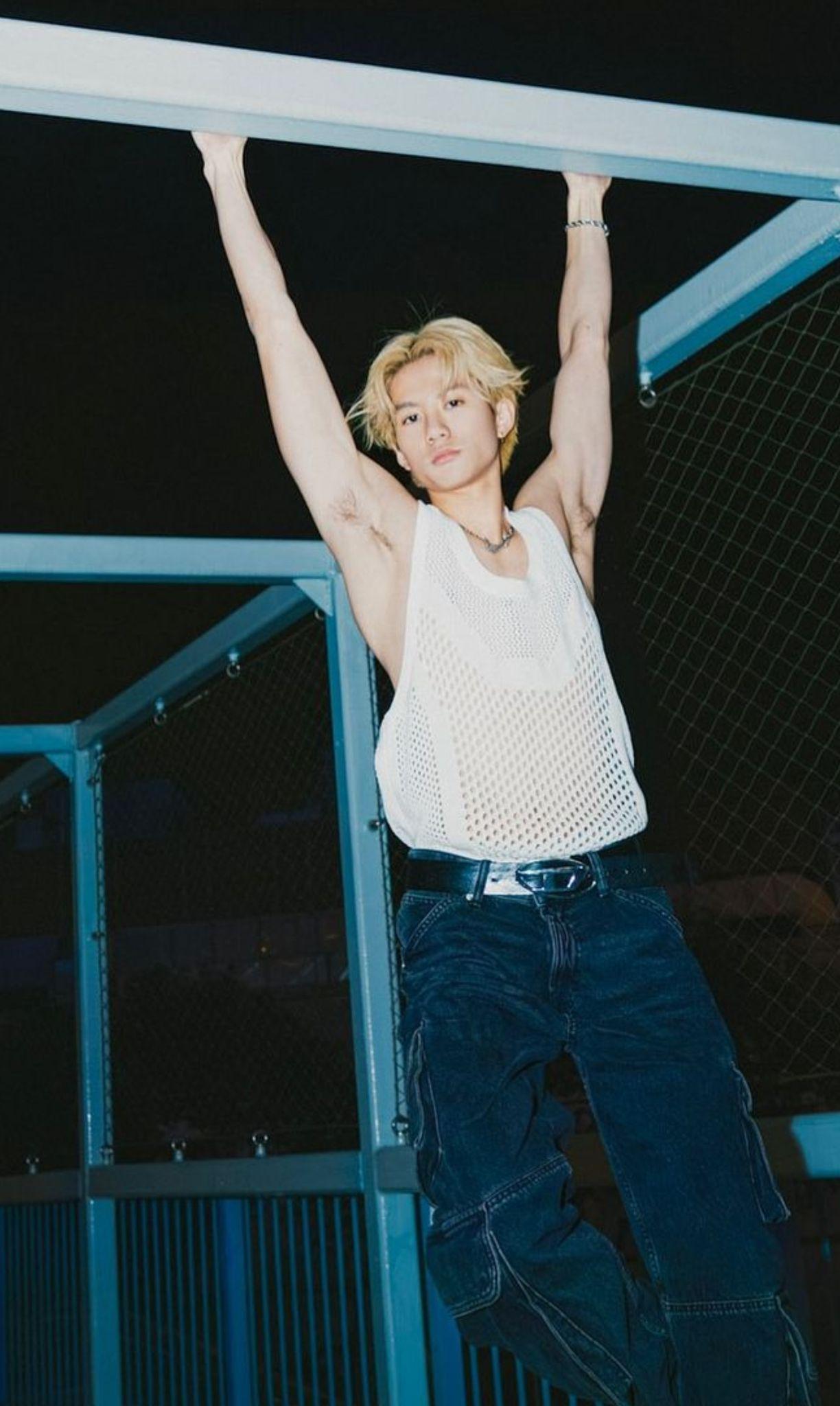 Gordon為香港品牌Kowloon City Boy拍攝宣傳照。