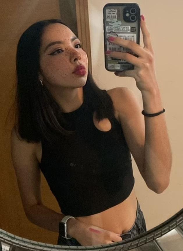 埃斯帕薩平日喜愛健身,練出美好身形。(互聯網)