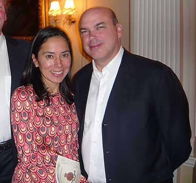 林奇與妻子巴卡雷斯育有兩名女兒,分別為21歲和18歲,18歲女兒與林奇遇船難失蹤。(互聯網)