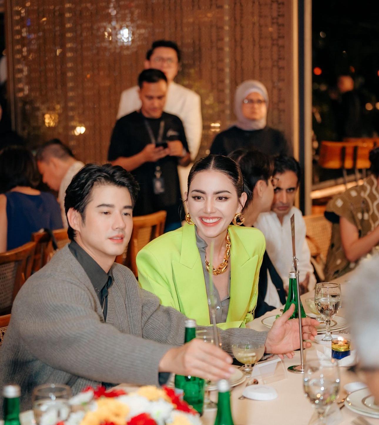 《嚇鬼阿嫂》兩位主角Davika Hoorne和Mario Maurer合體到印尼宣傳。