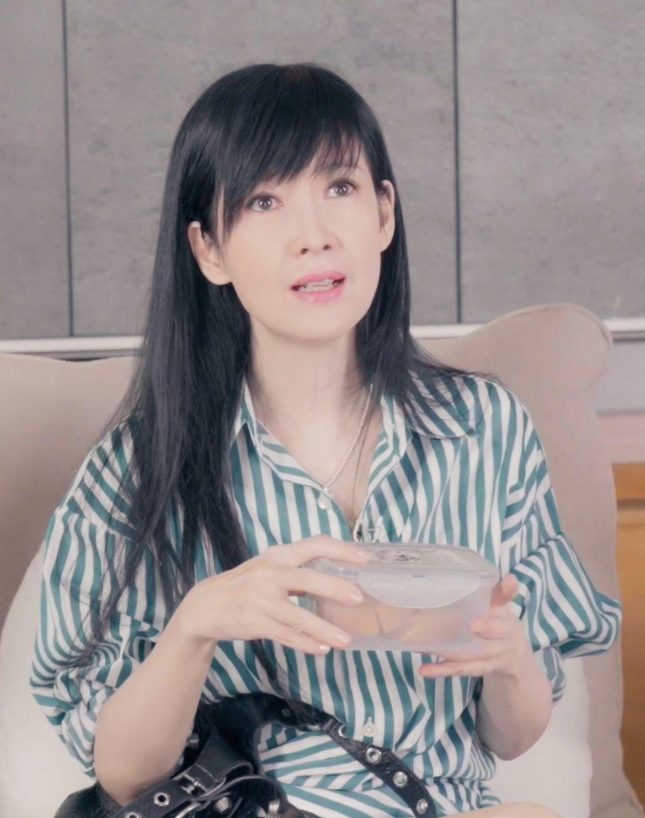 周慧敏驚爆食瑞士卷來減肥,讓大家非常震驚。