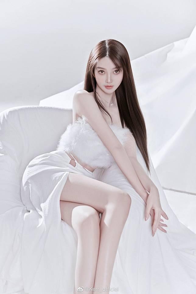 Angelababy現身香港政協活動 黃曉明拖新歡七夕約會登熱搜