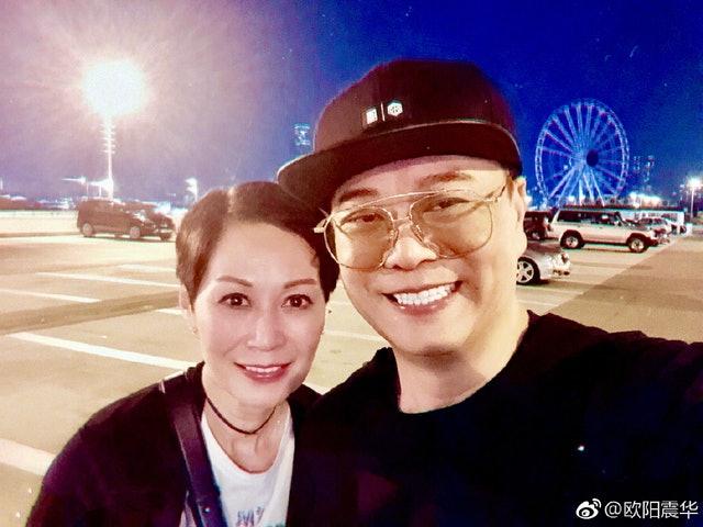 歐陽震華與妻子傅潔嫻非常恩愛,不時放閃。