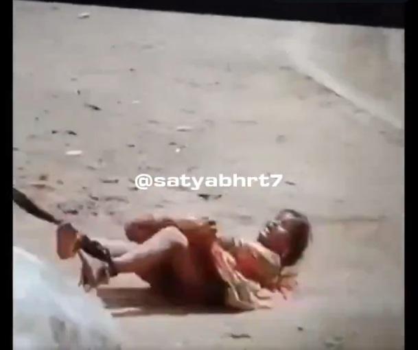 妻子無助掙扎。(互聯網)