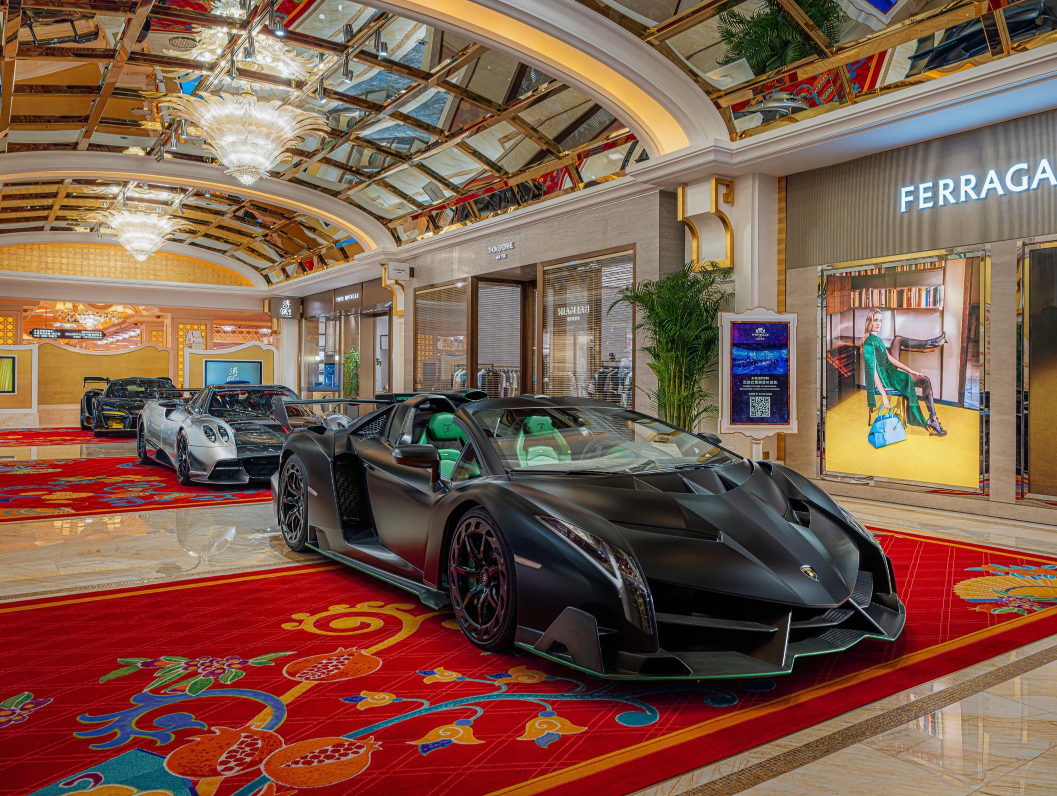 林寶堅尼史上最貴車款、全球限量9輛的Lamborghini Veneno Roadster。