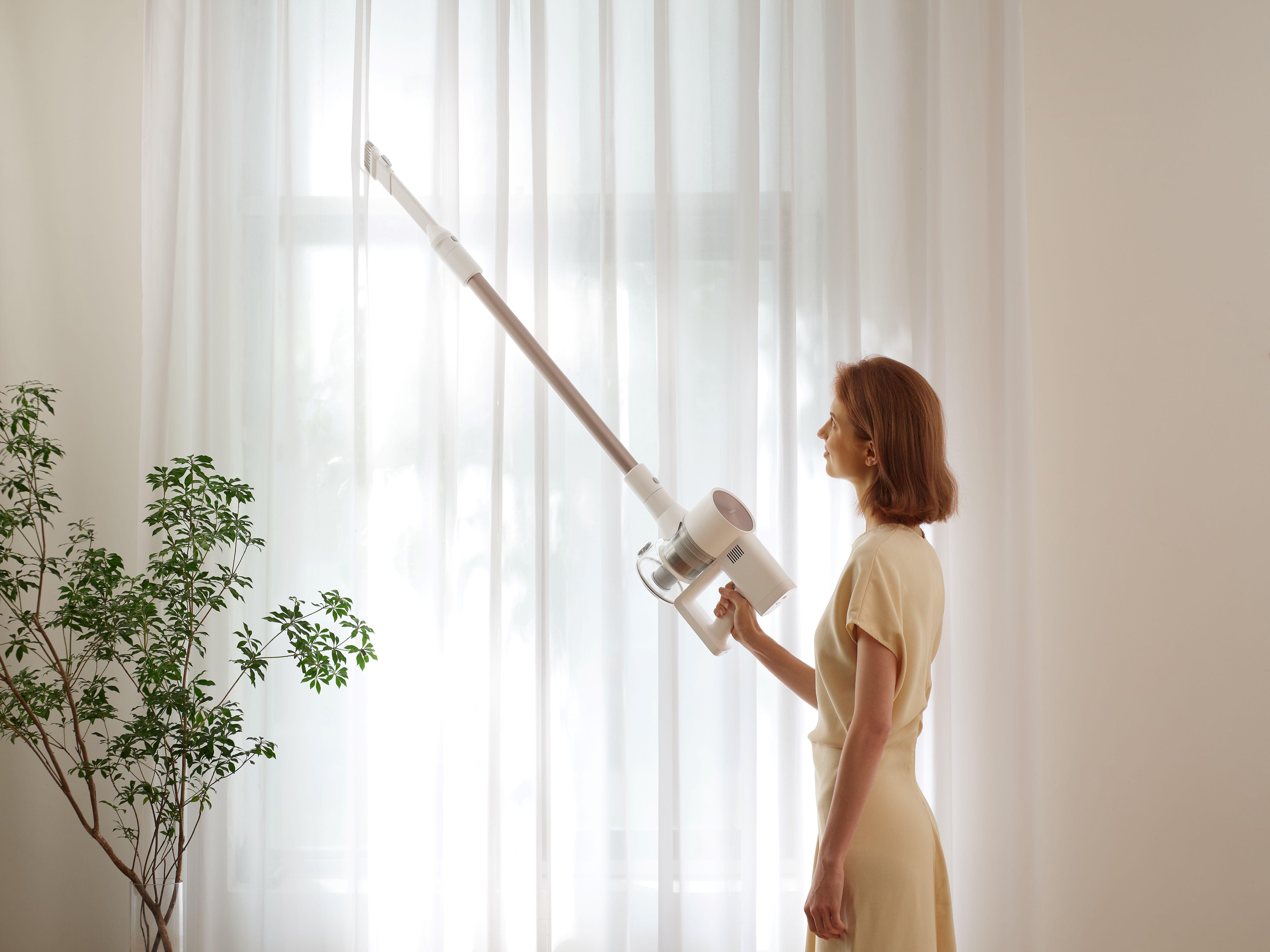 Xiaomi無線吸塵器G20只需$999,配備不同刷頭及延長桿。