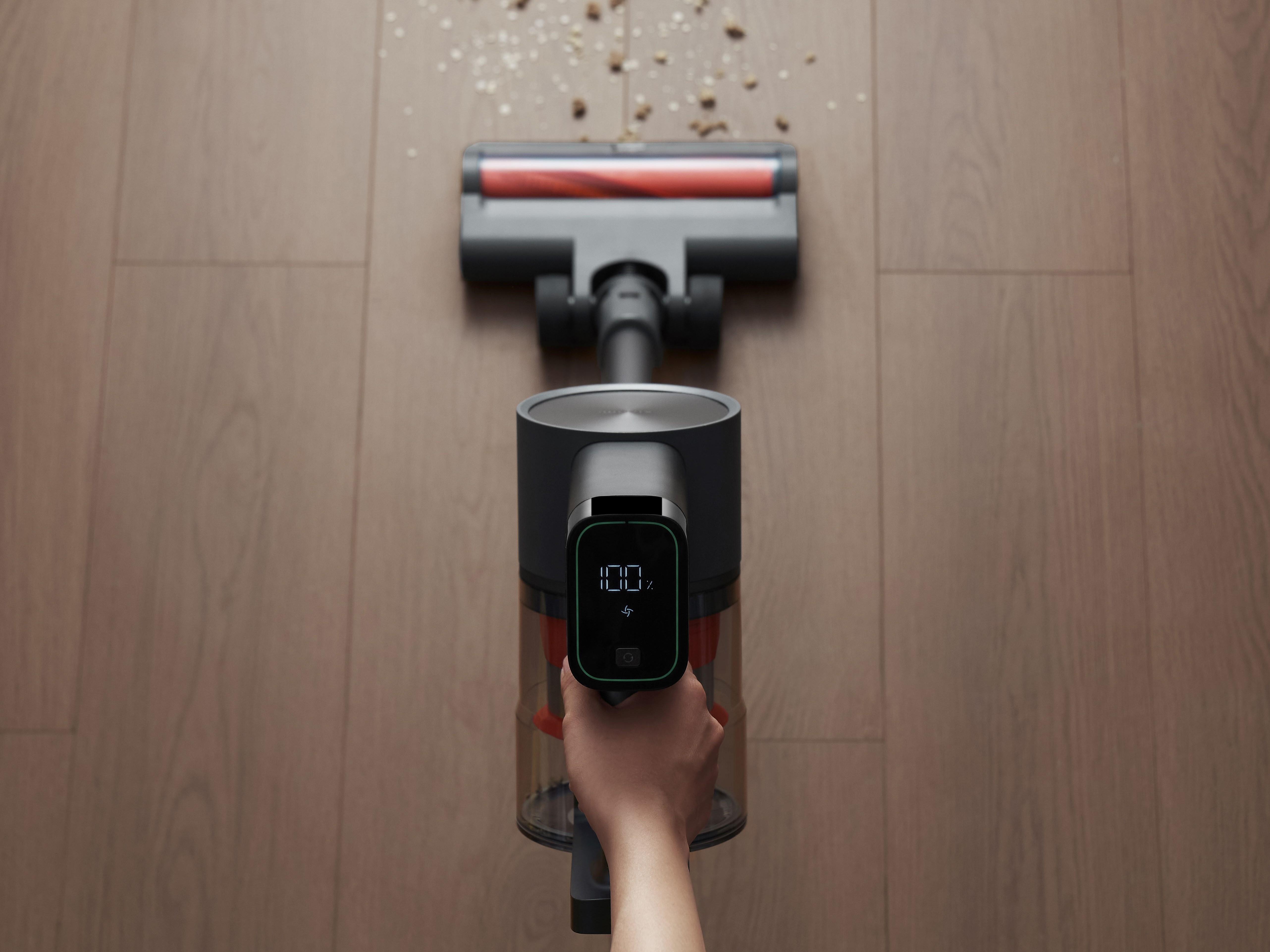 Xiaomi無線吸塵器G20 Max機頂設有高清LED顯示器。