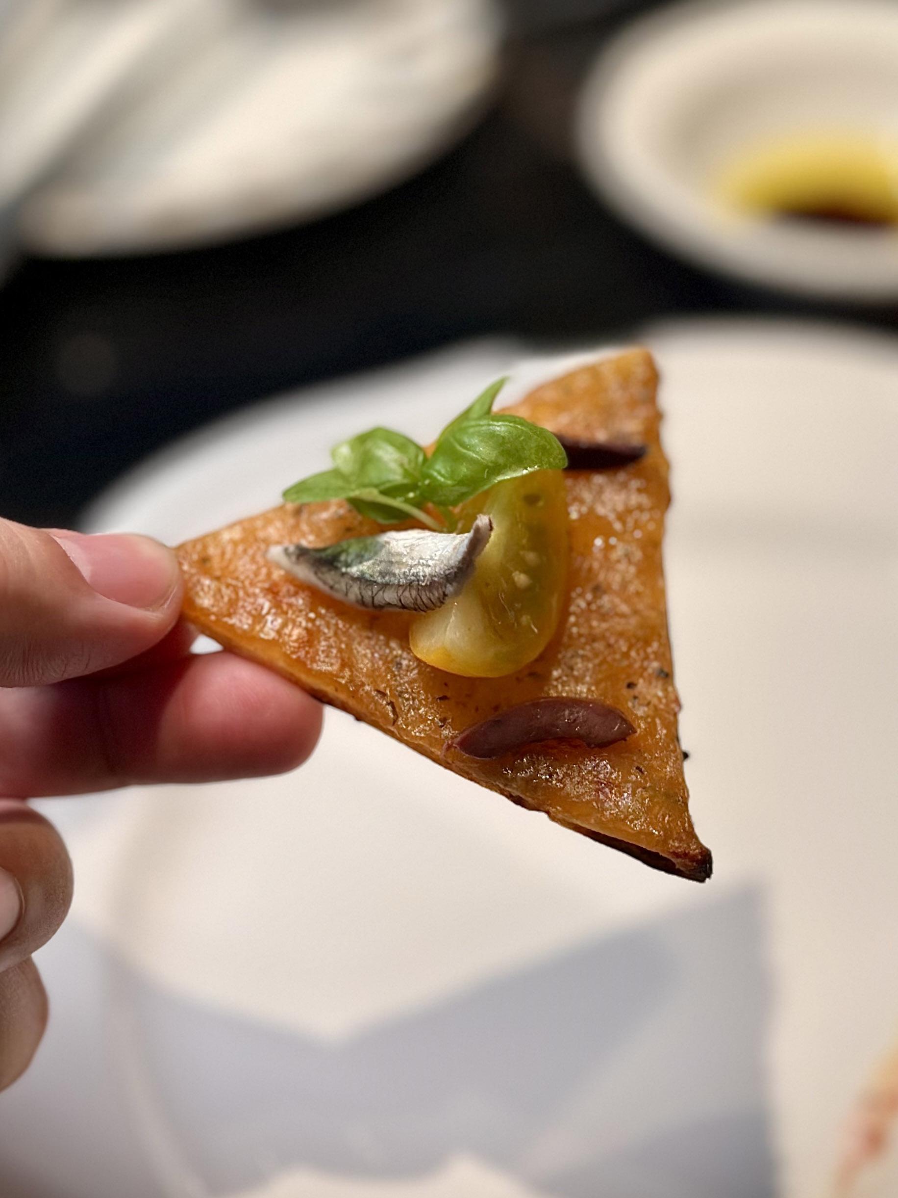 小鯷魚焦糖洋蔥餡餅小心吃上癮。