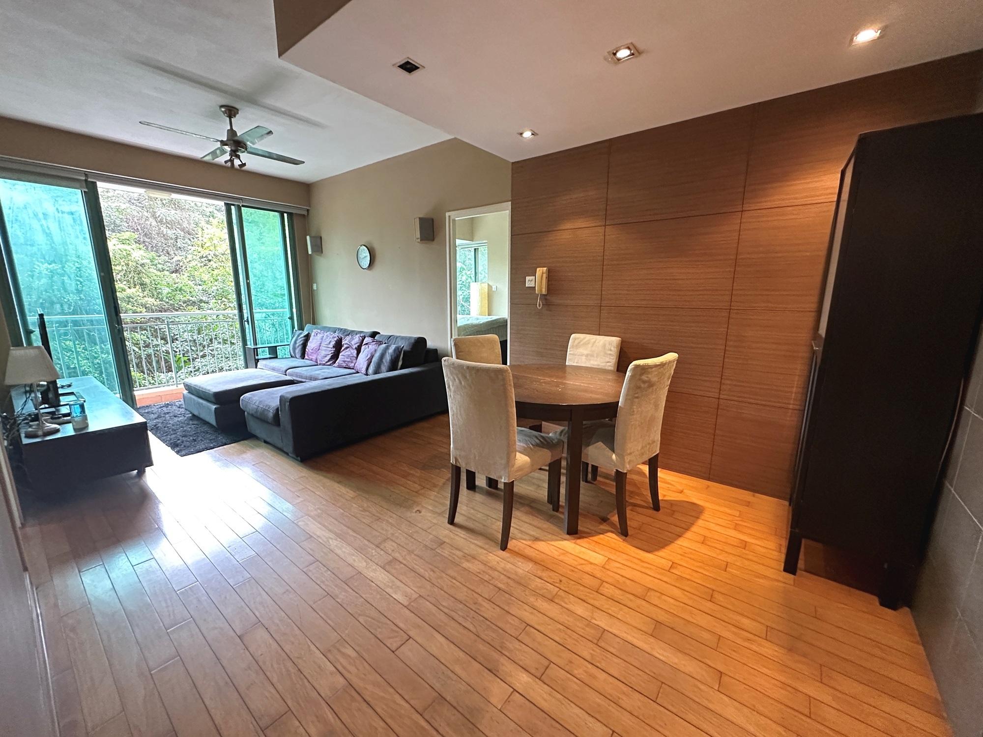 長方形大廳,裝修簡單但討好。