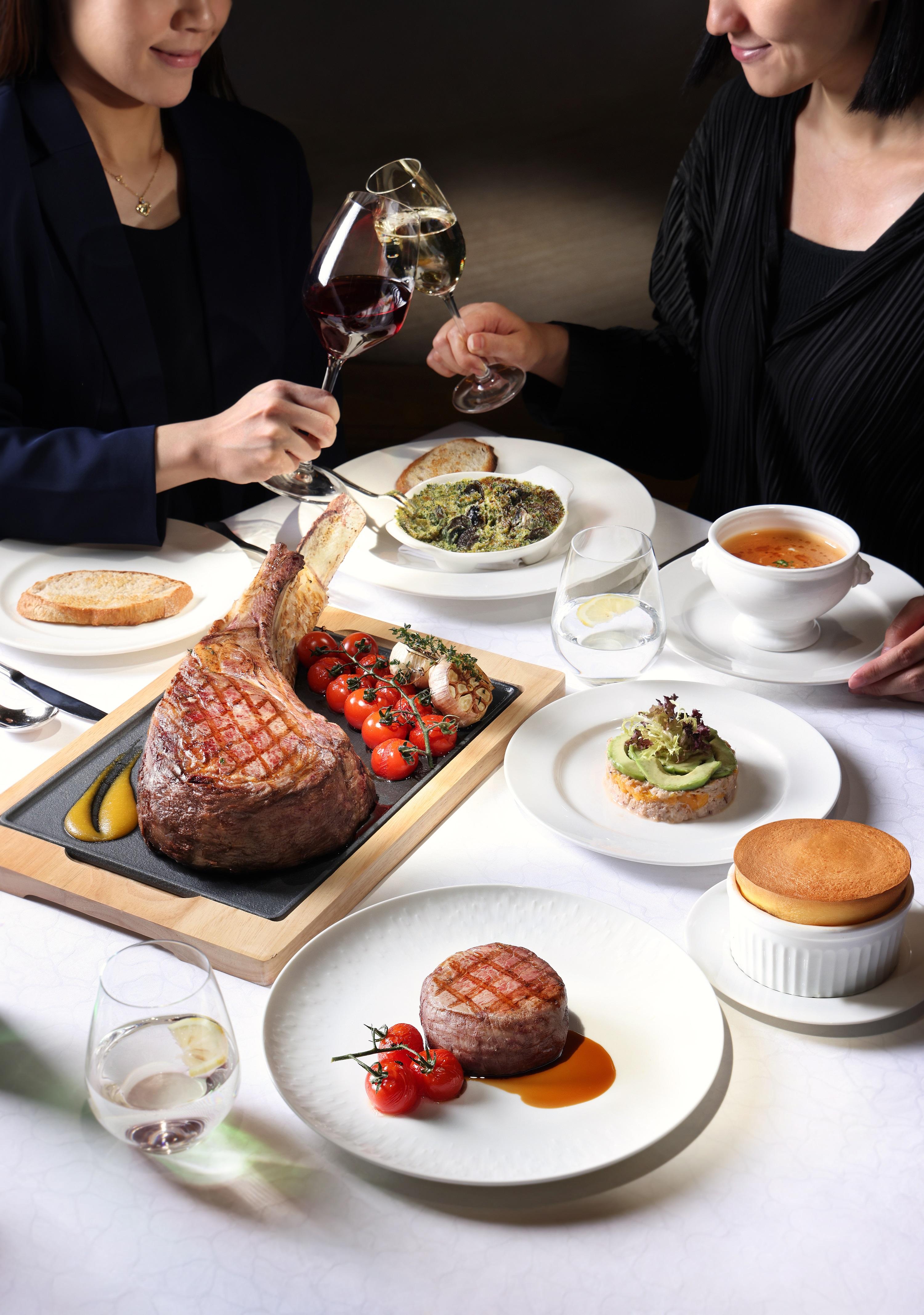 法國夏洛萊頂級牛柳、美國斧頭扒、招牌龍蝦湯、法式焗田螺、法式梳乎厘是推介之選。