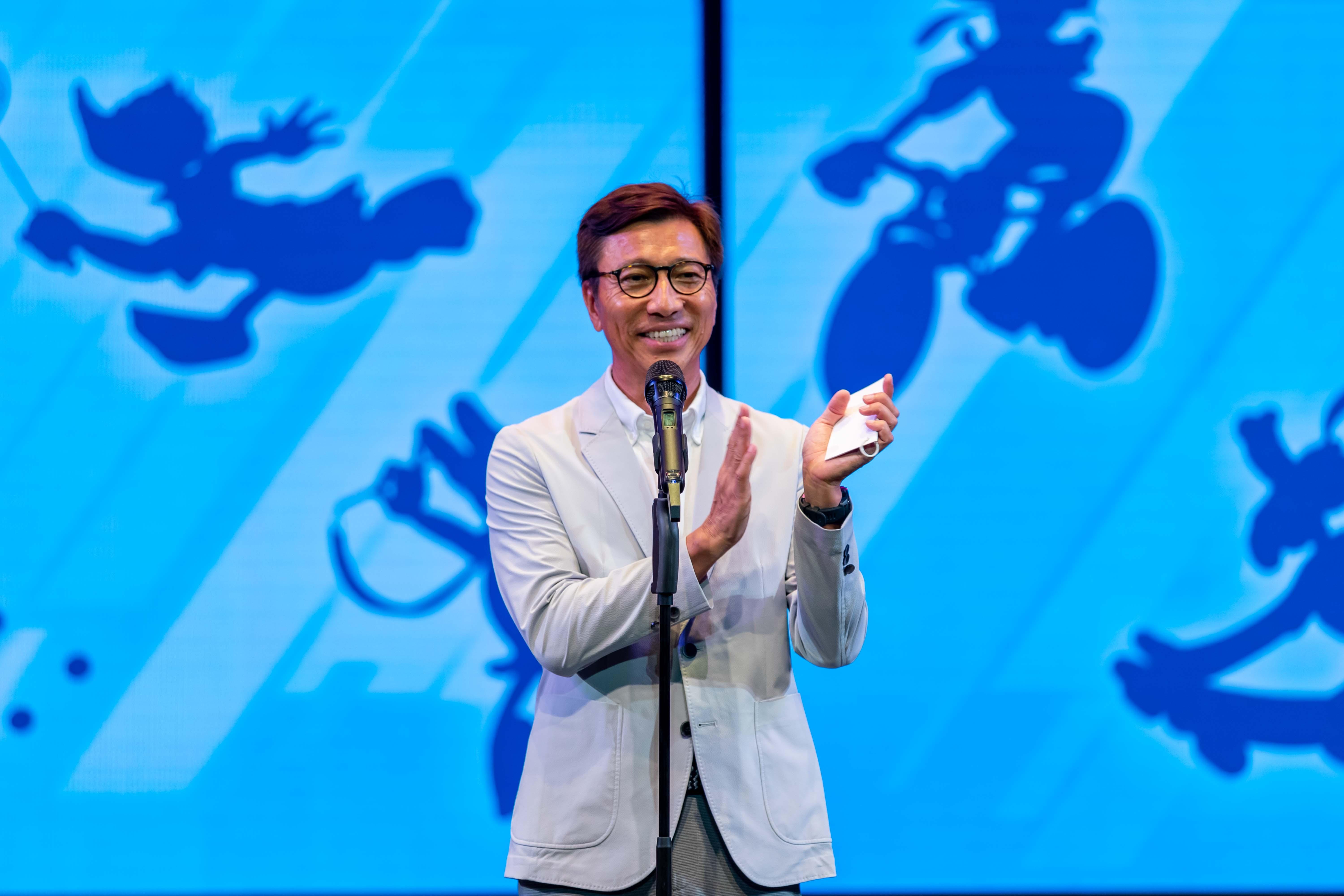 文化體育及旅遊局體育專員黃德森 (迪士尼提供)