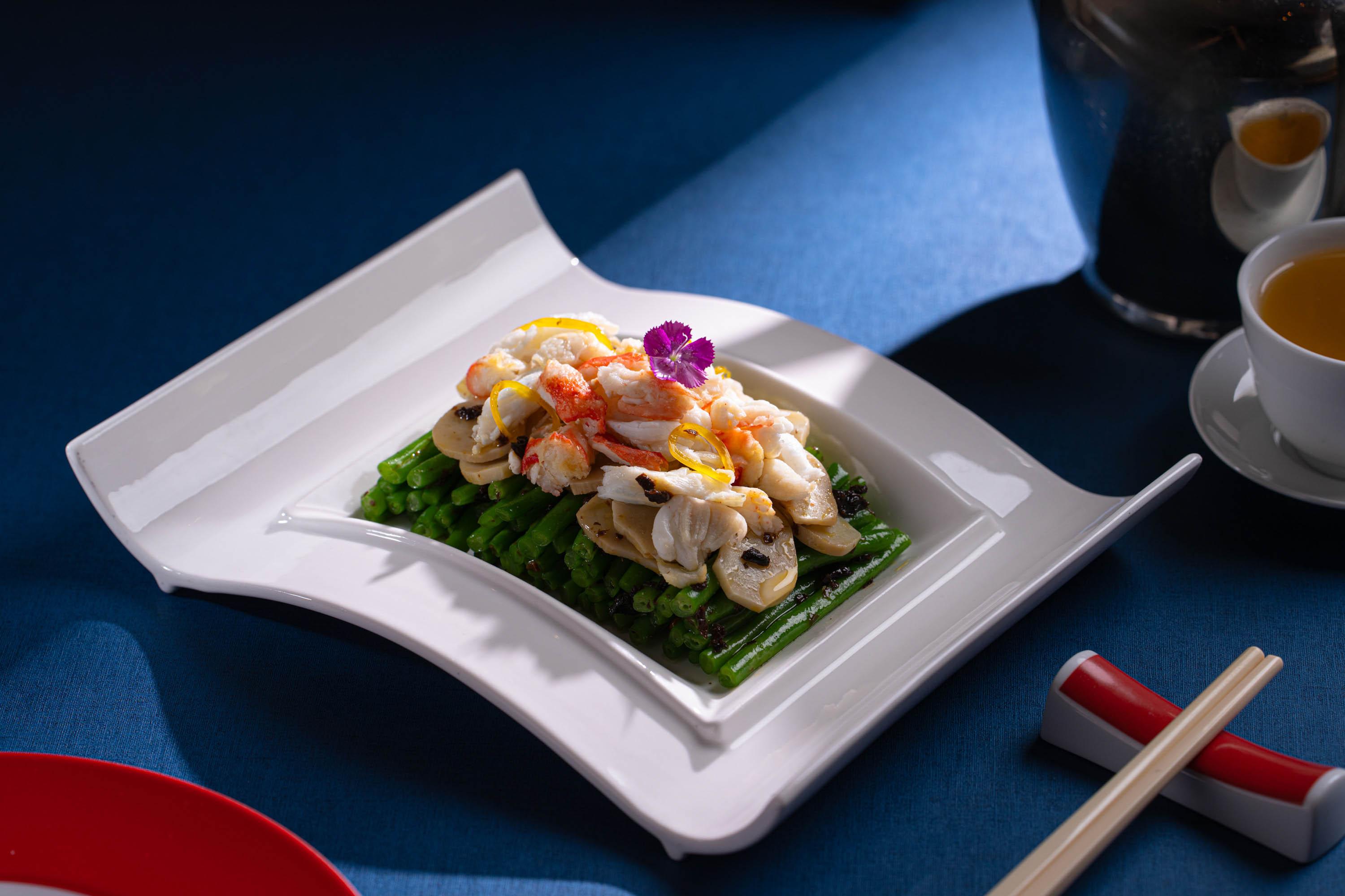 涼拌油雞㙡菌皇帝蟹肉法邊豆