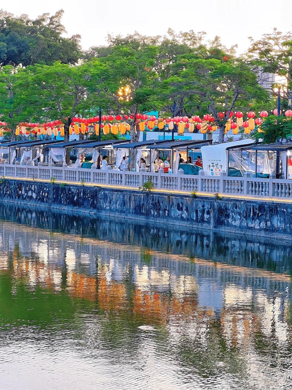 深圳清平古墟湖邊風景宜人,是中秋賞月的好地方。(圖片說明:寶安種草君@小紅書)