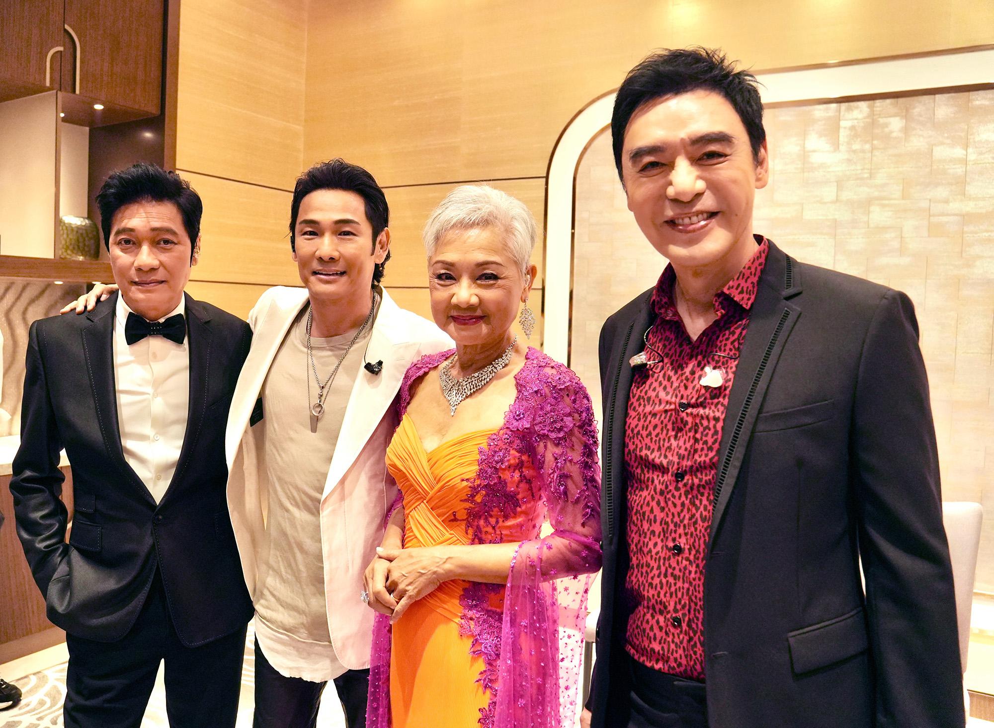 杜德偉遇到不少好朋友,如葉麗儀、鍾鎮濤、羅嘉良等。