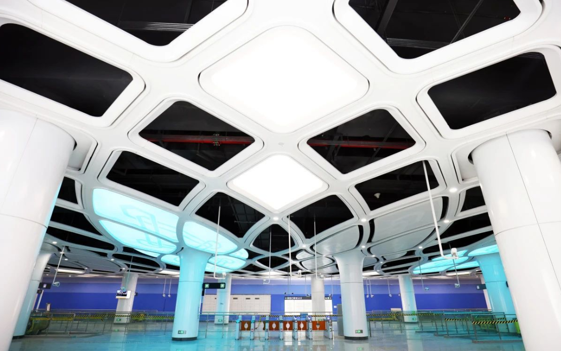 深圳地鐵13號線一期計劃今年內先行開通南段,即深圳灣口岸站至高新中站,共7座車站。(網上圖片)