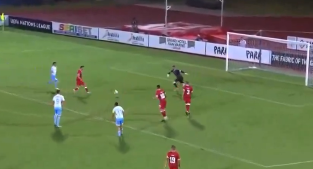 聖馬力諾在歐洲國家聯賽D1組首戰1:0主場擊敗列支敦士登,取得該國歷來首場正式比賽的勝仗,年僅19歲的辛素利成為國家英雄。