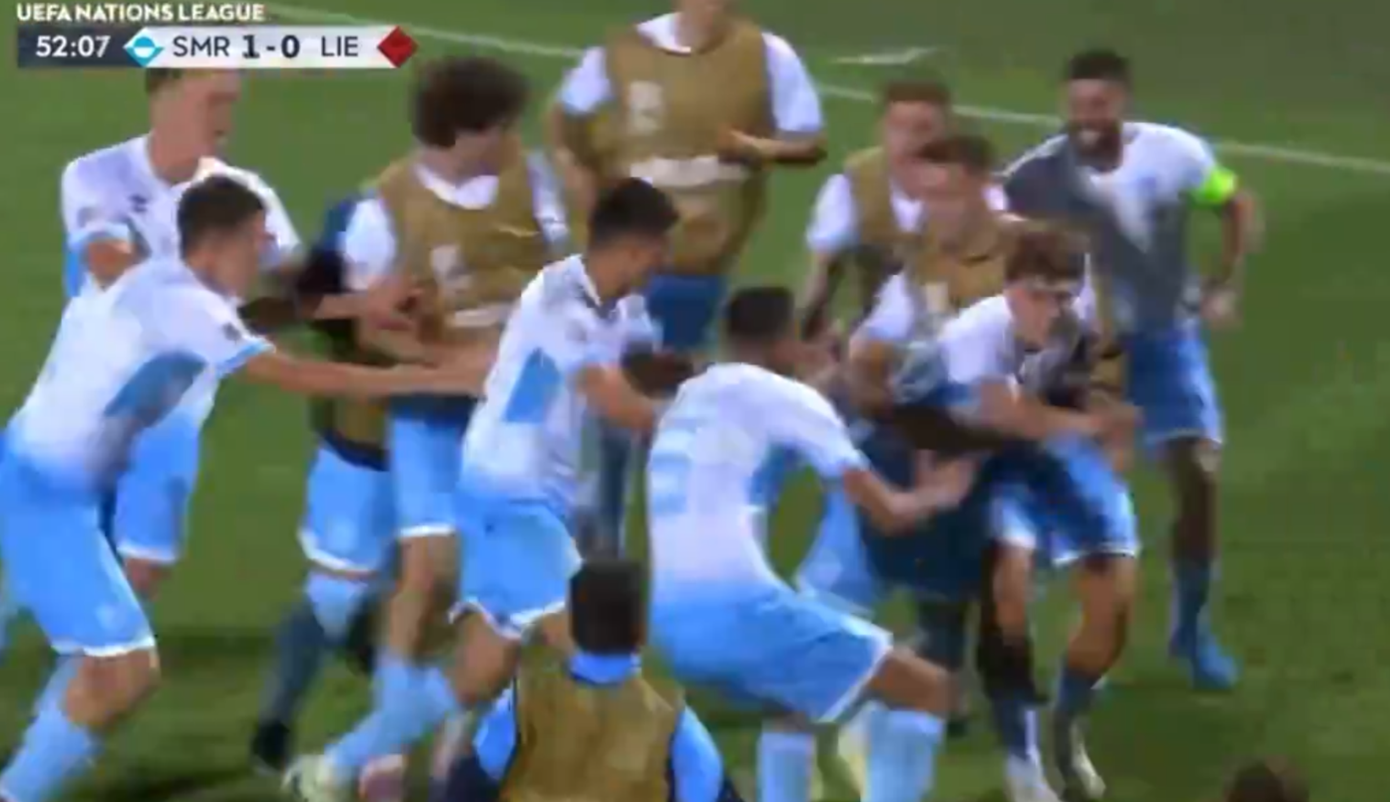 聖馬力諾在歐洲國家聯賽D1組首戰1:0主場擊敗列支敦士登,取得該國歷來首場正式比賽的勝仗,年僅19歲的辛素利成為國家英雄。