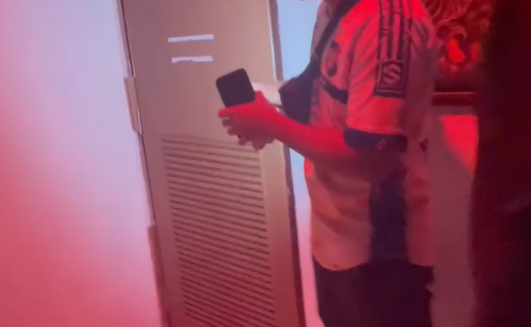 泰國17歲小鮮肉按摩師提供色情服務,標明生殖器大小遭警突擊檢查。(thaiger)