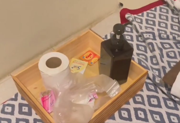 泰國17歲小鮮肉按摩師提供色情服務,標明生殖器大小遭警突擊檢查。(thaiger)