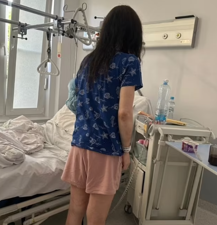 女事主4年來受盡摧殘,據報牙齒及咀唇全失,且貌如50歲。(互聯網)