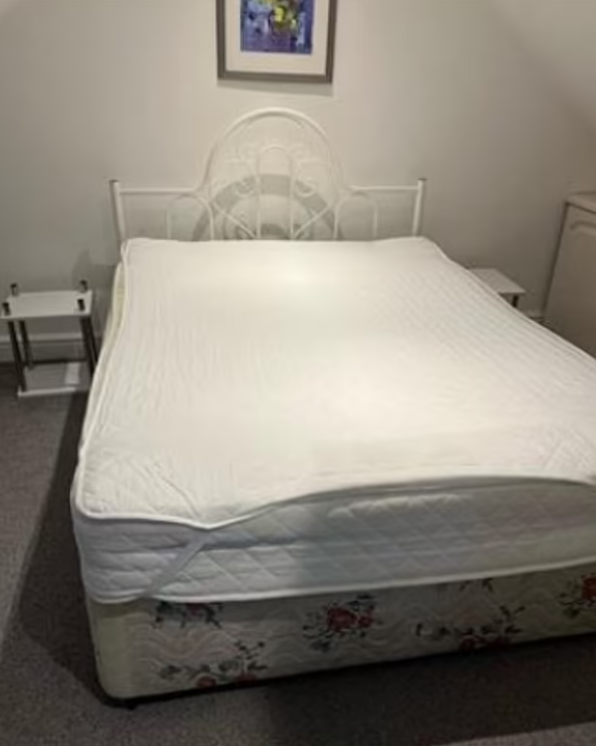 涉事單位本來的裝潢。(互聯網)