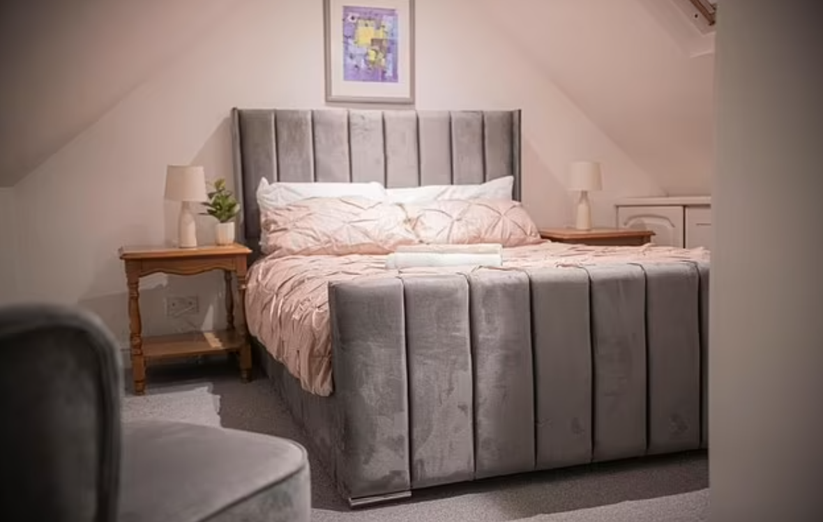 涉事單位的睡床被租客更換。(互聯網)