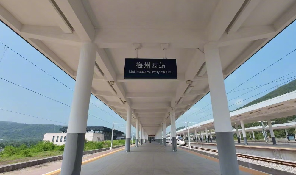 此次開通的梅州西至龍川西段線路全長98公里,設計時速達350公里,設梅州西、興寧南、五華、龍川西4座車站,其中興寧南、五華站為新建車站。(網上圖片)