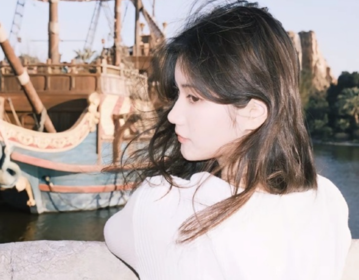 除了運動成績外,外型條件和體態也讓夏思凝備受矚目,屢次成為爭議焦點 (微博圖片)