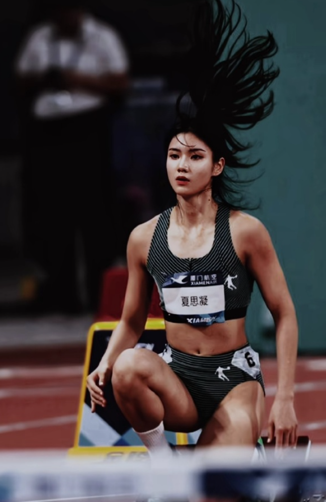除了運動成績外,外型條件和體態也讓夏思凝備受矚目,屢次成為爭議焦點 (微博圖片)