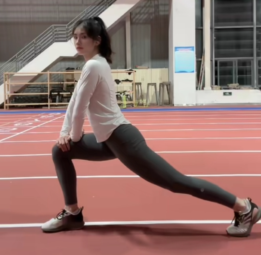 除了運動成績外,外型條件和體態也讓夏思凝備受矚目,屢次成為爭議焦點 (微博圖片)