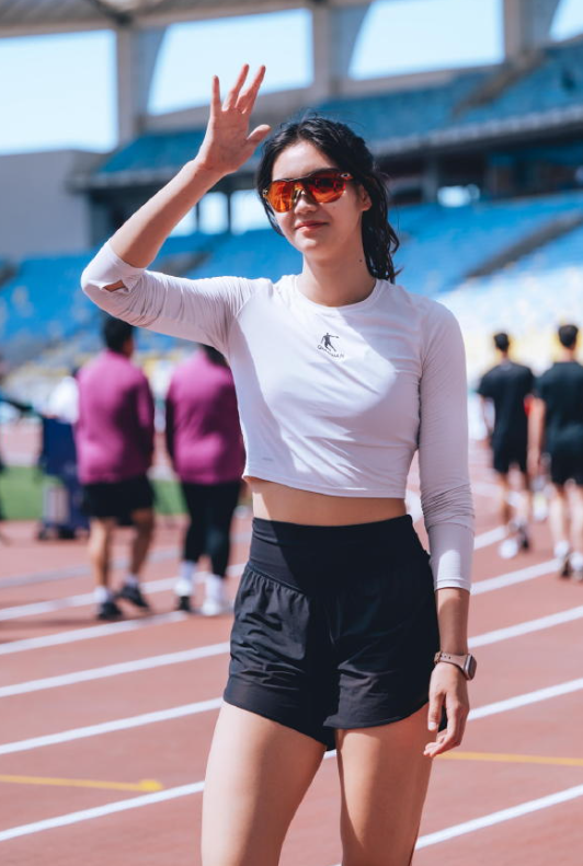 除了運動成績外,外型條件和體態也讓夏思凝備受矚目,屢次成為爭議焦點 (微博圖片)