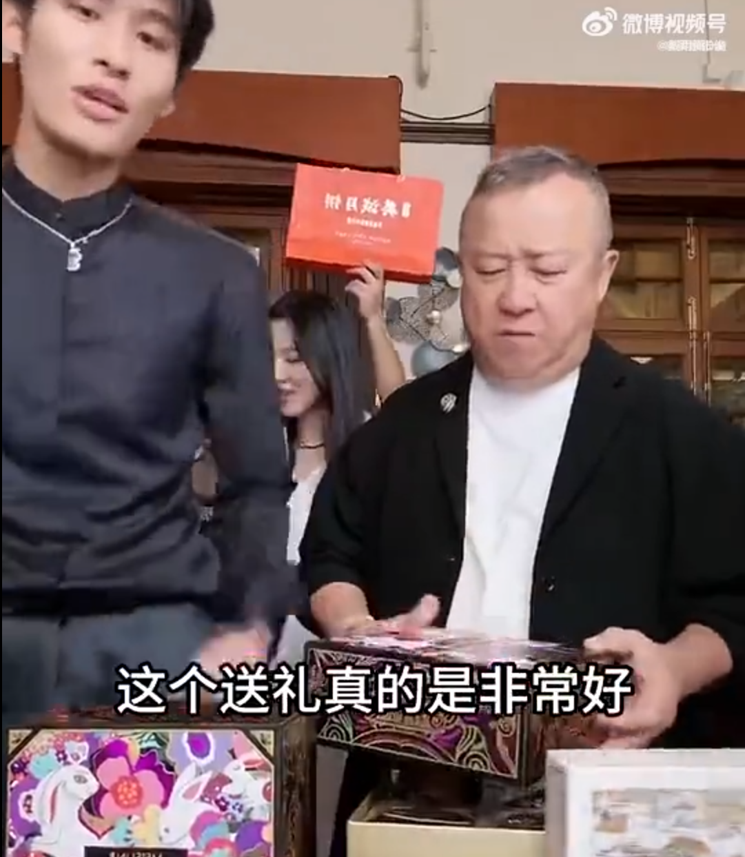 今年9月初,曾志偉在直播中介紹美誠月餅「這個送禮是非常好」