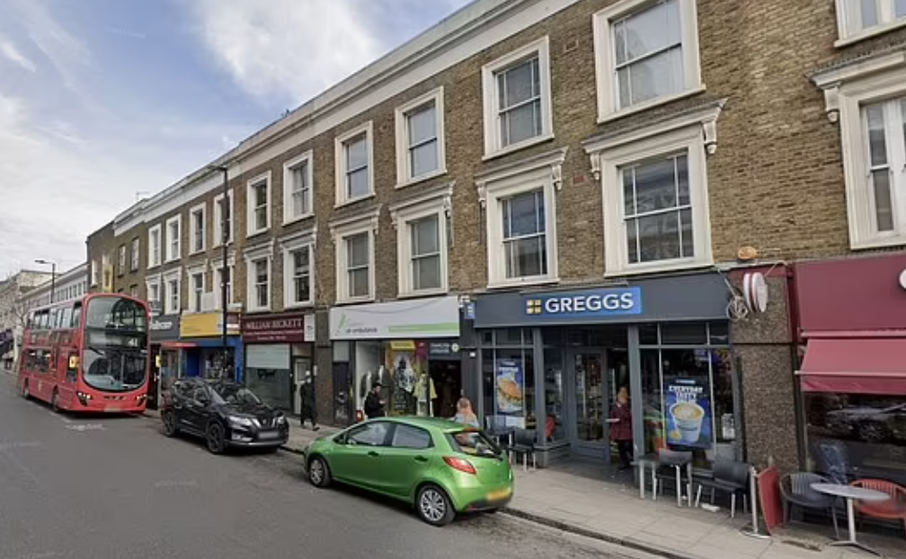 事發的Greggs。(互聯網)