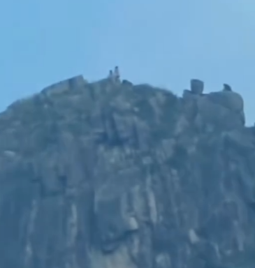 網上熱話|超強手機直擊獅子山「活春宮」