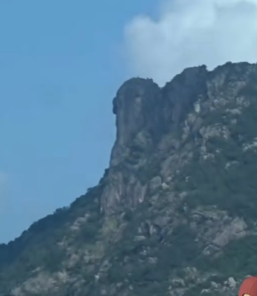 網上熱話|超強手機直擊獅子山「活春宮」