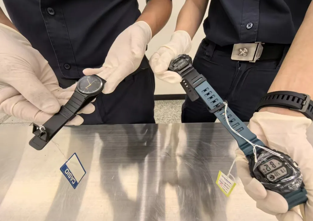 內地海關總署表示,近日皇崗海關在福田口岸旅檢進境(往內地)渠道查獲一宗旅客小腿綁藏Casio73隻手錶進境案(內地海關總署)