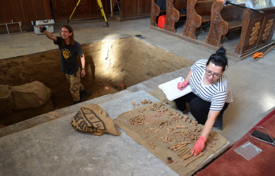 今次在波蘭發現的吸血鬼骸骨。(互聯網)