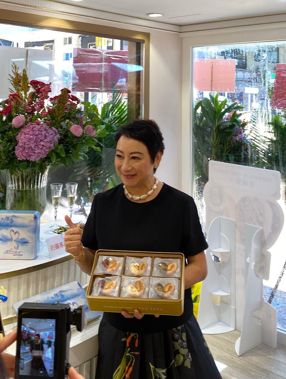 謝寧由當年港姐冠軍已搖身成為曲奇女王。